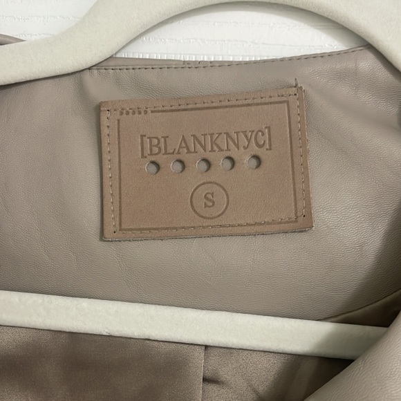 Moto jacket, light beige. Super chic! - Picture 3 of 4